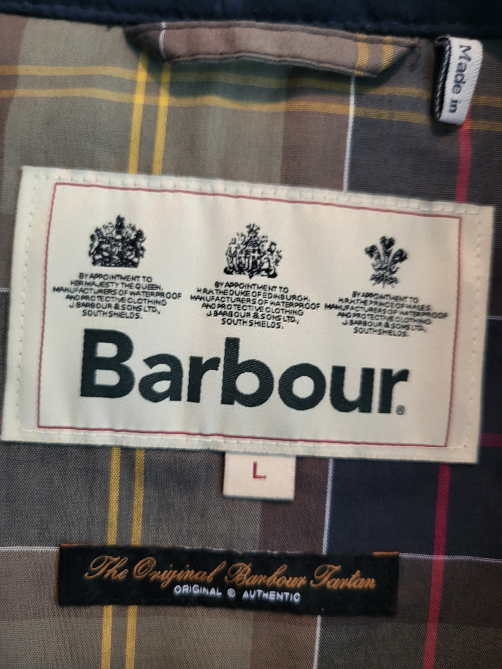Barbour Navy Quilted Men's Vest with Tartan Lining - Large - Picture 7 of 9